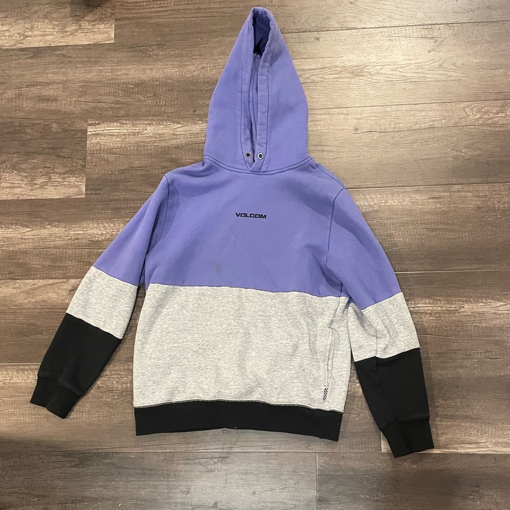 Volcom men’s hoodie with side pockets